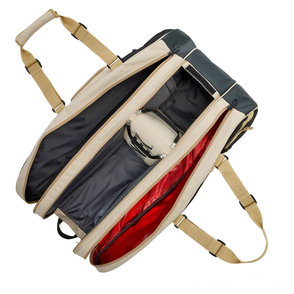 Saco Yonex GearLogic 9R - detalhe do interior em poliéster 100% reciclado e compartimentos organizados