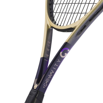 Raquete HEAD Gravity Tour Zverev 2026 - detalhe da forma teardrop e janela de spin no topo da cabeça
