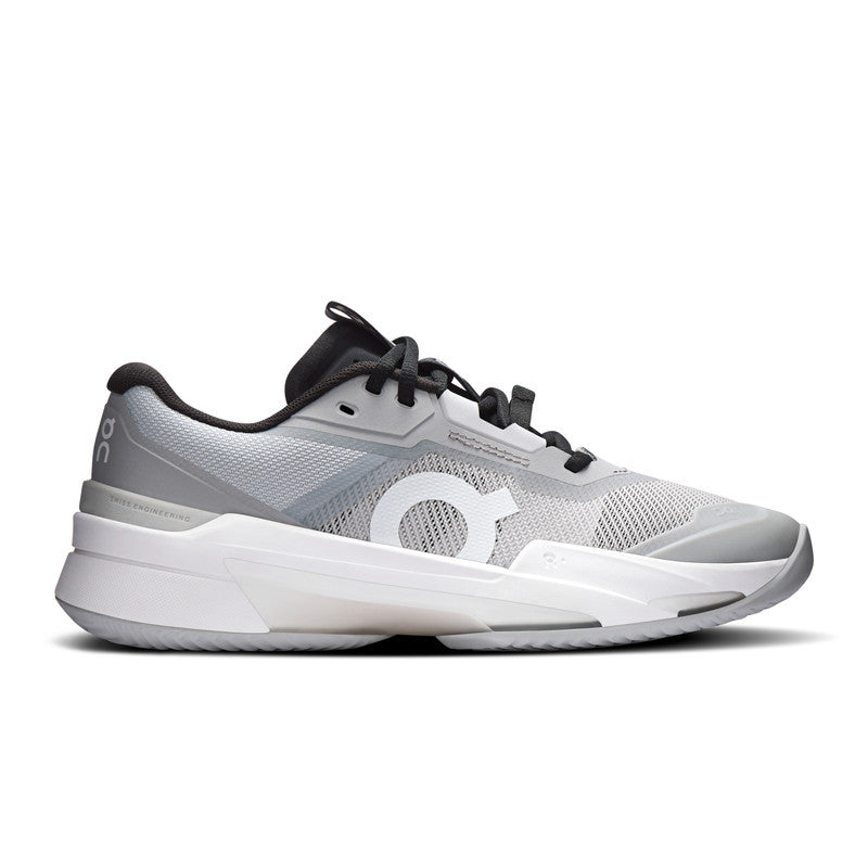 Sapatilhas de ténis On Running THE ROGER Pro Fire Clay em Glacier/Black, com sola para terra batida e design técnico para estabilidade e tração