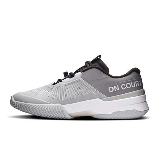 Vista laterial das sapatilhas On Running THE ROGER Pro Fire Clay em Glacier/Black, com calcanhar acolchoado para maior conforto e estabilidade.