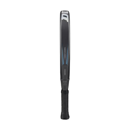 Raquete de padel Dunlop FX PRO 2026 em formato diamante com construção em carbono 12K, vista lateral em fundo branco