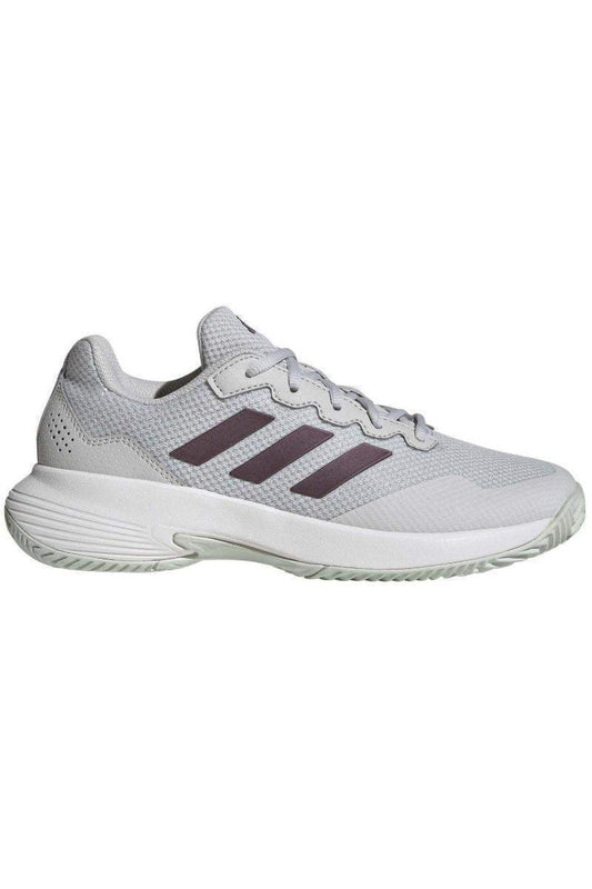 Sapatilhas de ténis adidas Gamecourt 2.0 com design leve, malha respirável e sola Adiwear para piso duro.
