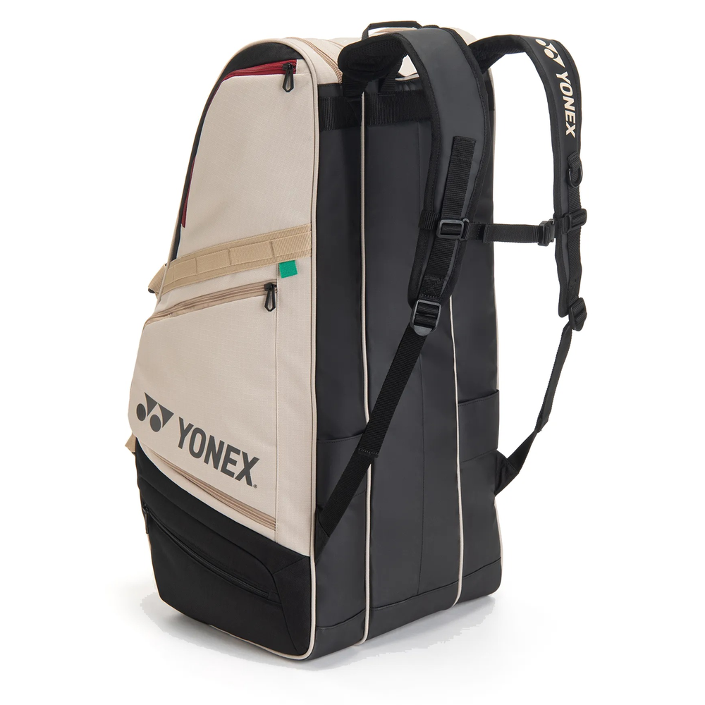 Saco de Ténis Yonex GearLogic 9R Bege - vista lateral mostrando conversão em mochila com alças ajustáveis